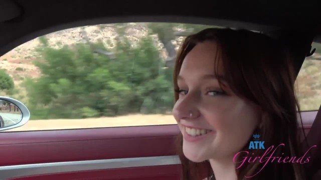 Неудержимая тёлочка согласилась прокатиться к океану - #1