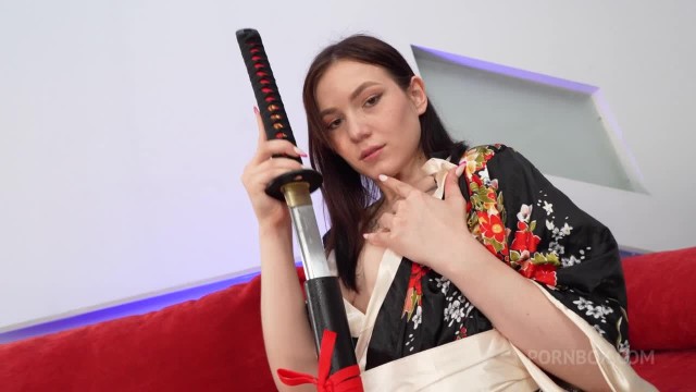 Почему эта начинающая тёлочка сразу согласилась на толпу негров? - #1