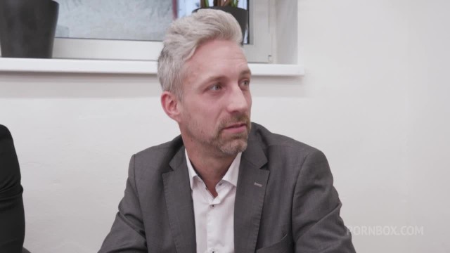 Анальное совещание, завершившееся подписанием контракта - #1