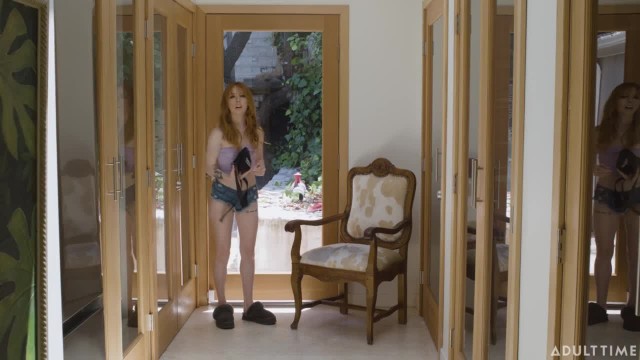 Молоденькая, неопытная целочка для двух доминирующих лесбиянок - #1