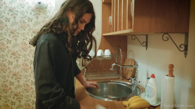 Смазливая фетишистка и огромный самотык для наслаждения - #1