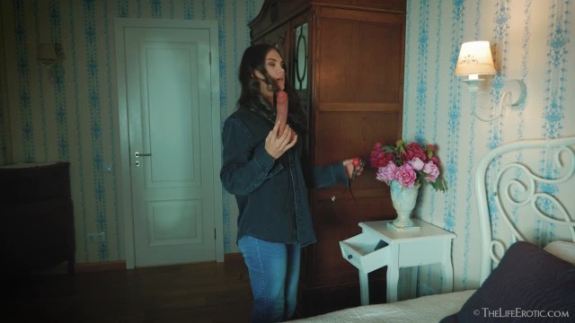 Смазливая фетишистка и огромный самотык для наслаждения - #2