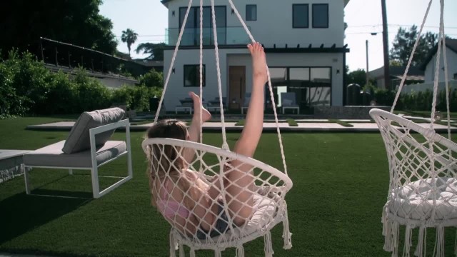 Возможность поработать ножками над крупным половым органом - #1