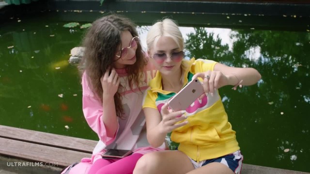 Сняли первого встречного пацана для секса втроём - #1