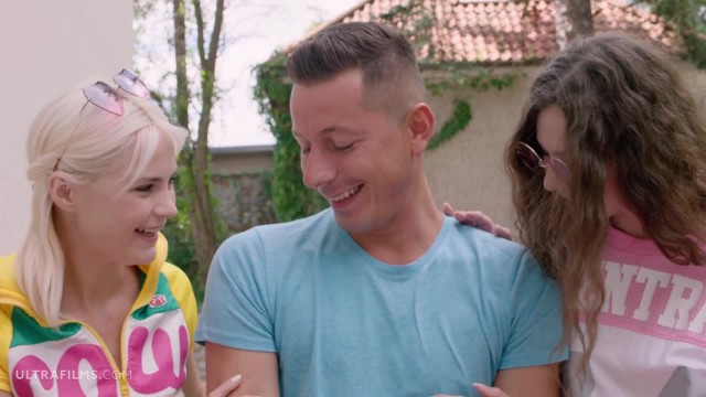 Сняли первого встречного пацана для секса втроём - #2