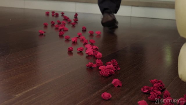 Очень чувствительная анальная дырочка идеальной любовницы - #1